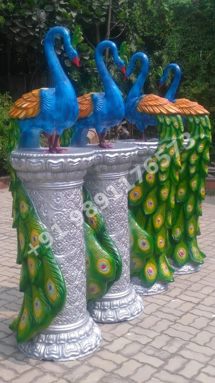 WEDDING PEACOCK DECOR